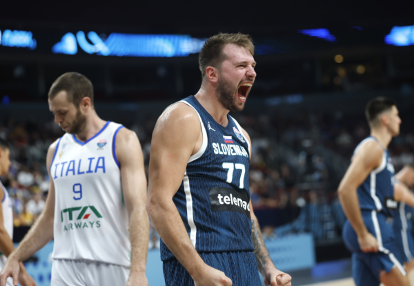 金贝街 场均34分8板7助3断，太累，不堪重负倒下！湖人新赛季又蒙上阴影